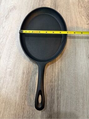 Cast Iron Skilket Pan roughly 7”x 9” fajita skillet, small pan
